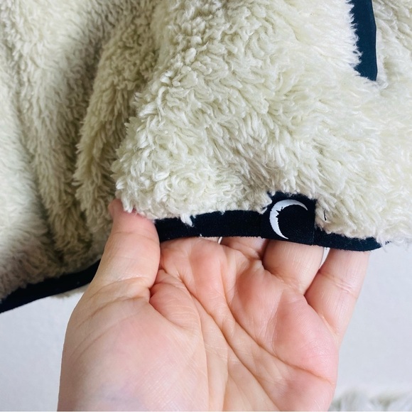 ZYIA Active Teddy 1/4 Zip Pocket Jacket Cream Size:XS - Picture 3 of 9